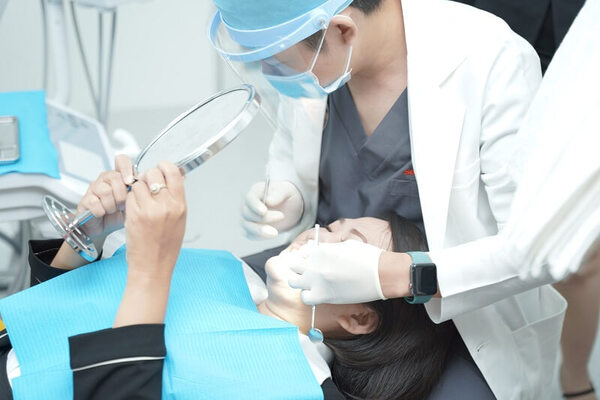 Trồng Implant là kỹ thuật được rất nhiều người lựa chọn để phục hình răng mất