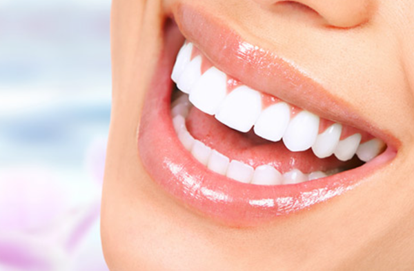 Đừng quên đến nha khoa kiểm tra nếu như bạn gặp tình trạng hôi miệng sau khi làm răng sứ