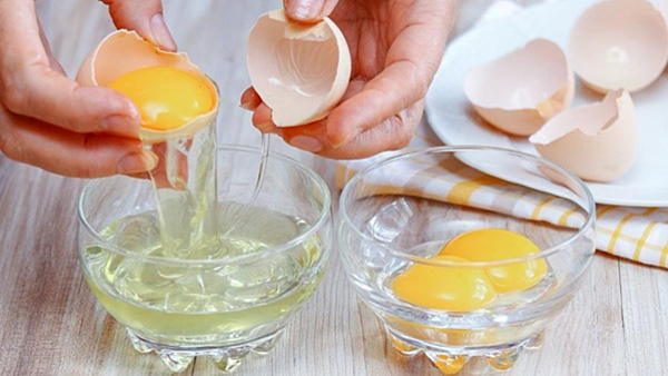 Lòng trắng trứng chứa 17 calo