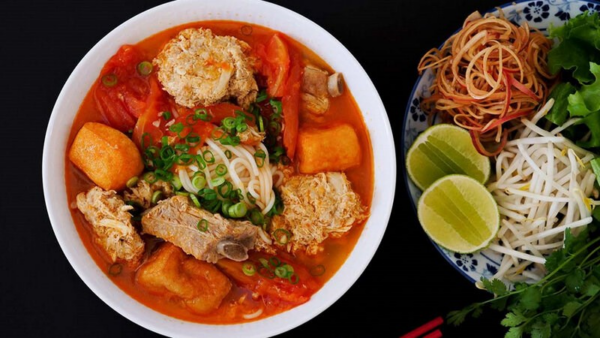 Bún riêu là một món ăn truyền thống của Việt Nam
