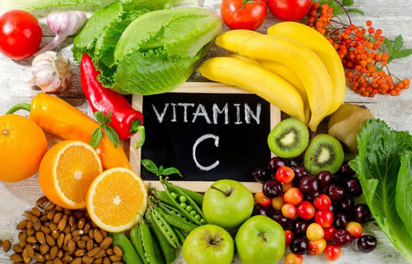 Ăn thực phẩm các loại vitamin C có tác dụng chống viêm, giảm đau răng