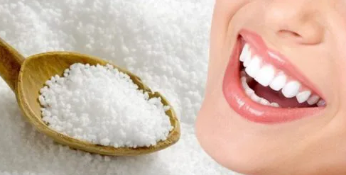 Tại sao nên dùng muối để lấy cao răng?