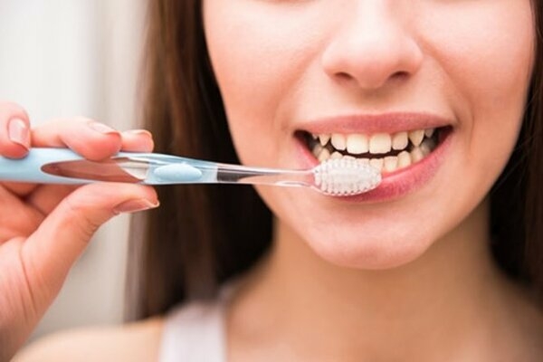 Cách chăm sóc răng miệng sau khi đính kim cương lên răng
