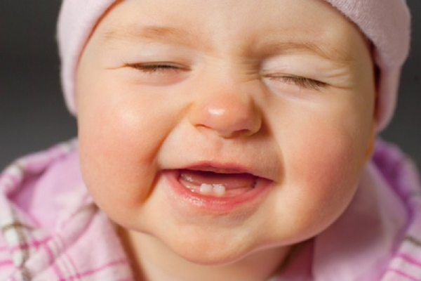 Răng sữa thường nằm ở phần trước của miệng