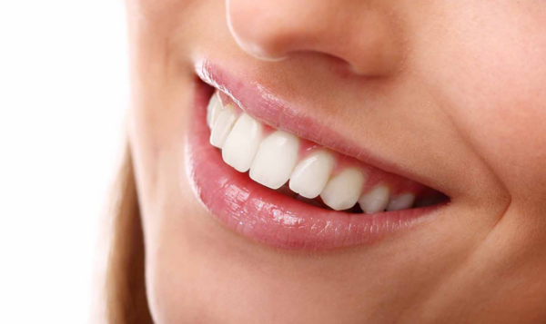 Bọc sứ giúp khôi phục chức năng của răng, mang lại vẻ ngoài tự nhiên và hấp dẫn