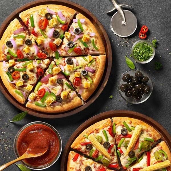 Pizza là một món ăn phổ biến, ngon miệng và cung cấp cả một loạt các dưỡng chất cần thiết cho cơ thể