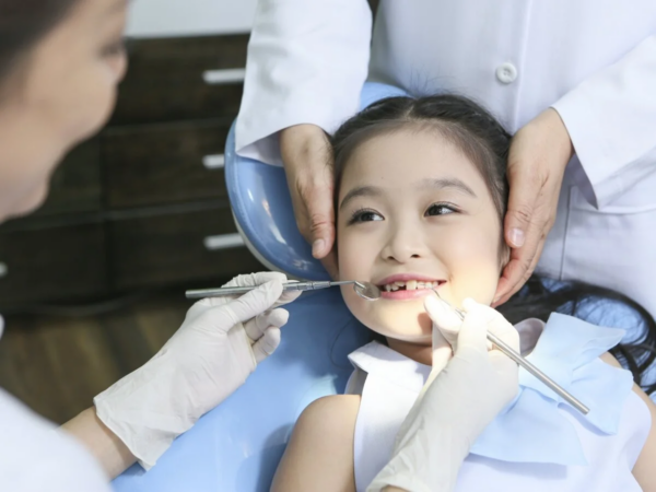 Khám răng định kỳ là việc cần thiết để chăm sóc sức khỏe răng miệng