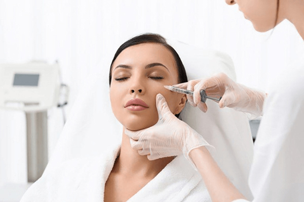 Tiêm botox hạ gò má