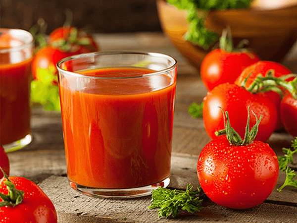 1 cốc (khoảng 240 ml) nước ép cà chua chứa khoảng 40-50 calo