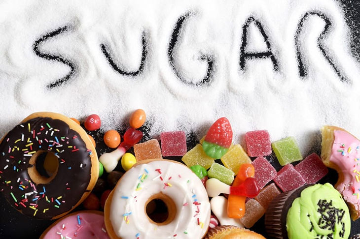 Kiêng ăn đồ ngọt và các loại thức ăn có chứa nhiều đường