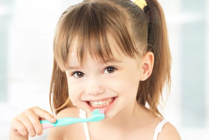 Khuyến khích trẻ đánh răng đúng và thường xuyên