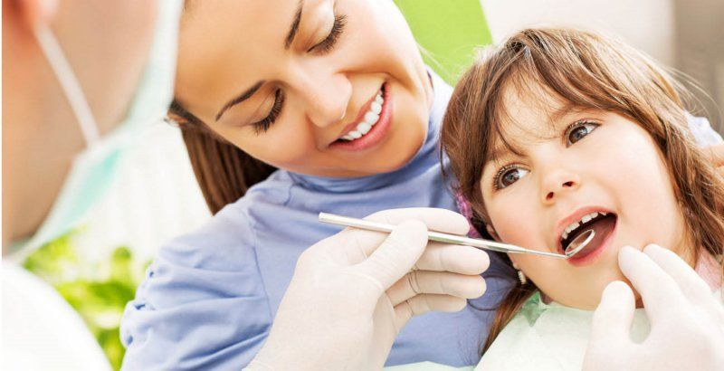 Sâu răng có thể lây truyền sang những người xung quanh dưới một số điều kiện nhất định